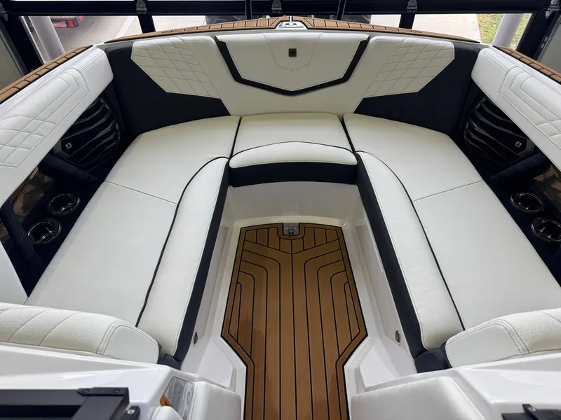 Slide: The Image of Interior of 2023 Nautique Super Air Nautique G23 boat. - 17