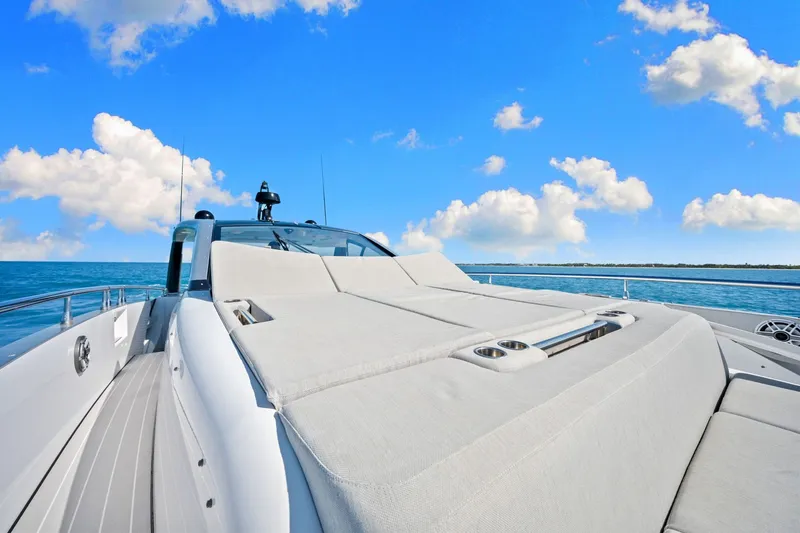 Slide: The Image of Azimut Verve 48 2024 - 27