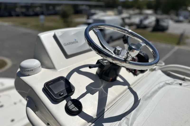 Slide: The Image of Steering console of a 2014 Pathfinder 2600 HPS boat with Garmin electronics. - 5