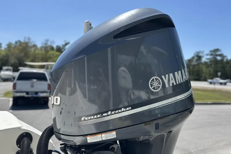 Slide: The Image of Yamaha four-stroke outboard motor on a 2014 Pathfinder 2600 HPS boat. - 7
