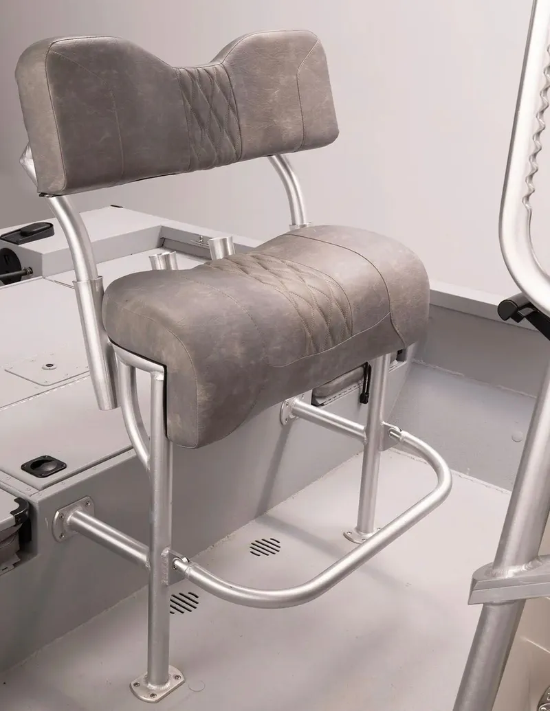 Slide: The Image of G3 Bay 22 GX 2026 boat seat with gray upholstery. - 19