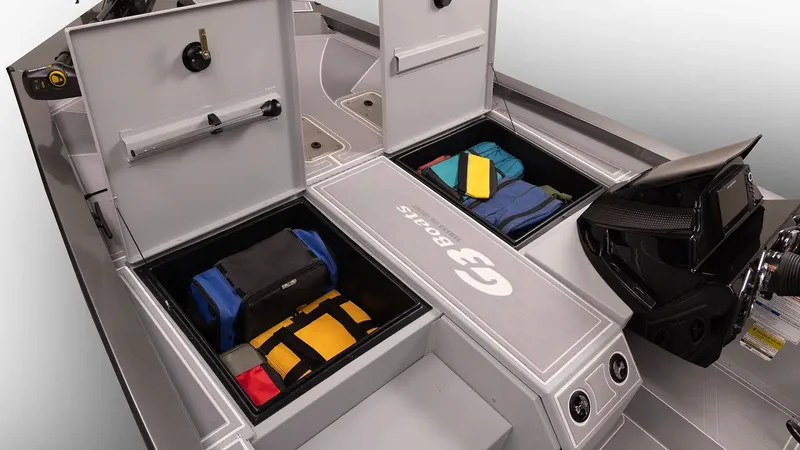 Slide: The Image of G3 Sportsman 1710 SE 2026 with storage compartments and gear. - 22
