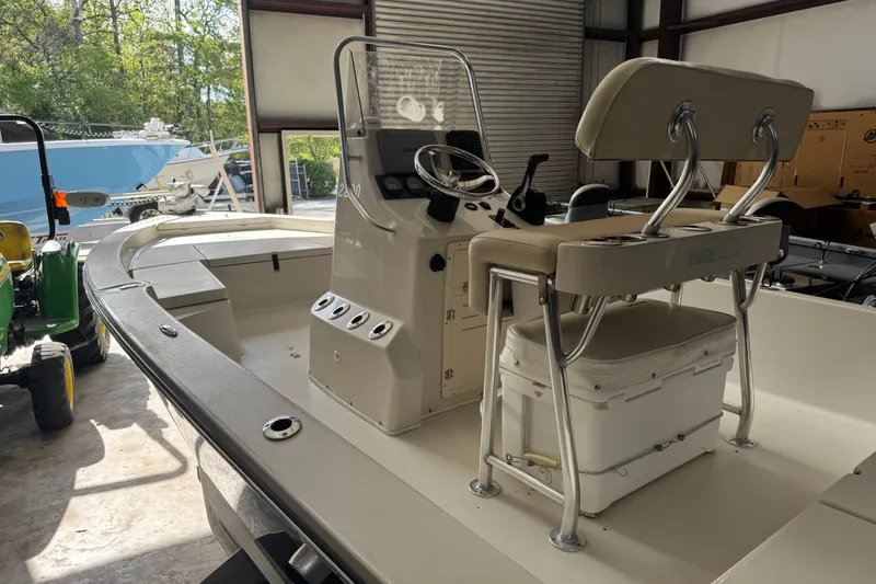 Slide: The Image of 2011 Pathfinder 2200 Tournament Edition boat interior in a garage setting. - 25