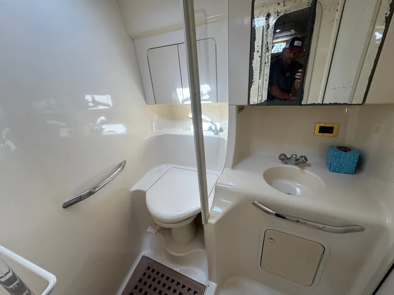 Slide: The Image of Interior view of 1999 Sea Ray 380 Sundancer bathroom. - 40