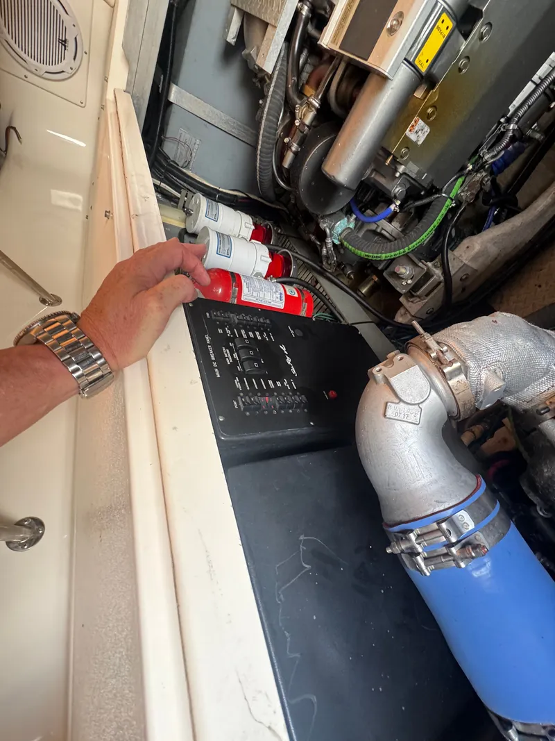 Slide: The Image of Sea Ray 380 Sundancer 1999 - 56