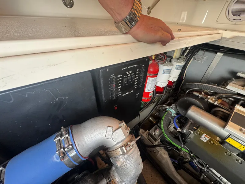 Slide: The Image of Sea Ray 380 Sundancer 1999 - 57