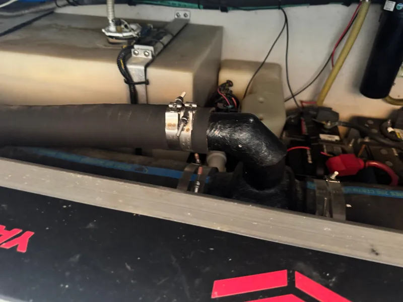 Slide: The Image of Sea Ray 380 Sundancer 1999 - 62