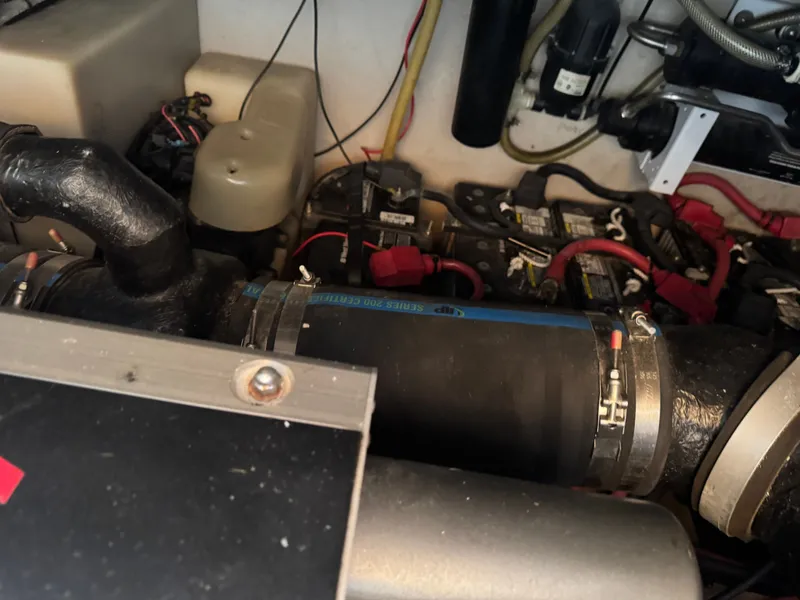 Slide: The Image of Sea Ray 380 Sundancer 1999 - 63