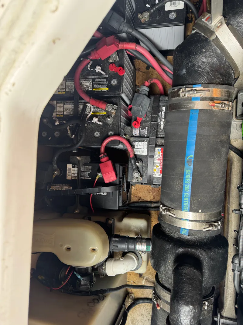 Slide: The Image of Sea Ray 380 Sundancer 1999 - 66