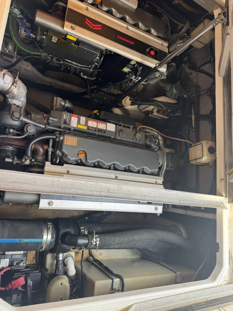 Slide: The Image of Sea Ray 380 Sundancer 1999 - 72