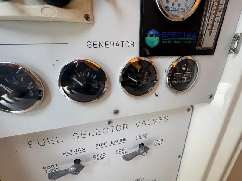 Slide: The Image of Sea Ray 380 Sundancer 1999 - 74