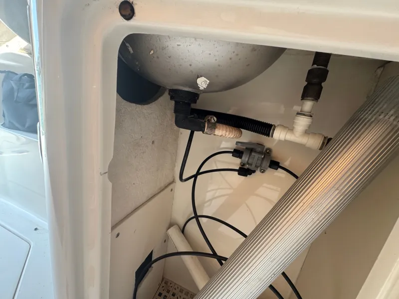 Slide: The Image of Sea Ray 380 Sundancer 1999 - 75