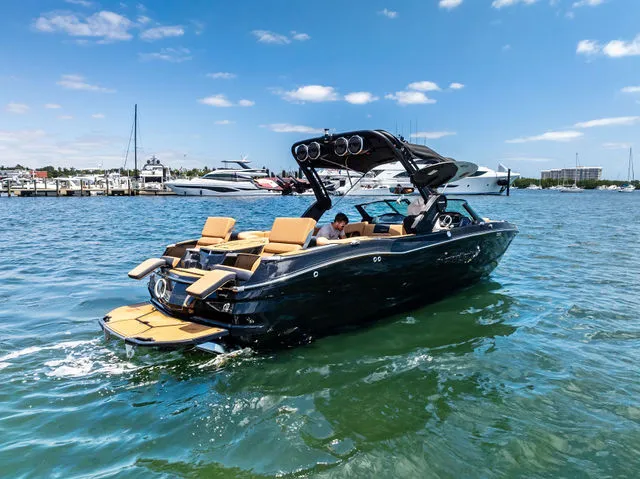 Slide: The Image of MasterCraft X24 2024 - 44