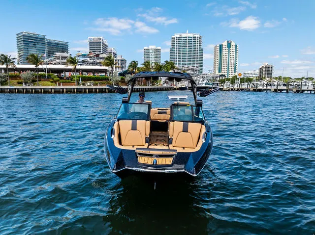 Slide: The Image of MasterCraft X24 2024 - 41