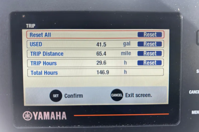 Slide: The Image of Yamaha trip display showing fuel usage, distance, and hours for Parker 2320 Sport Cabin 2019. - 20
