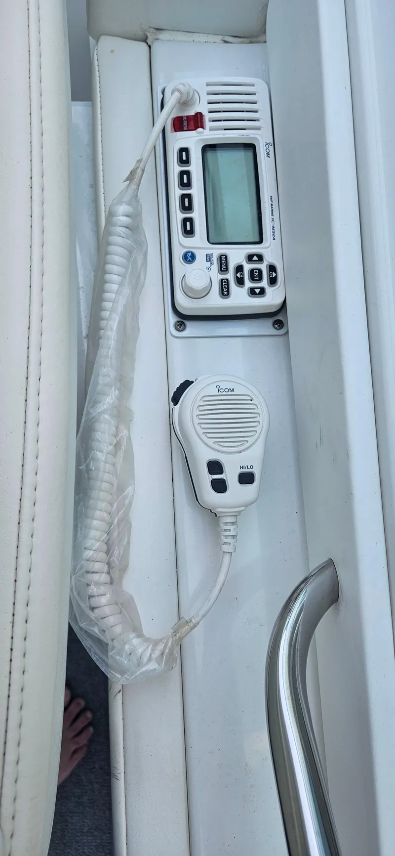 Slide: The Image of Boat communication system on 2004 Formula 382 FASTech. - 11