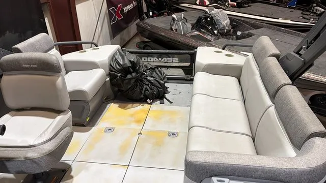 Slide: The Image of Sea-Doo Switch 21 W/ 230HP 2023 - 11