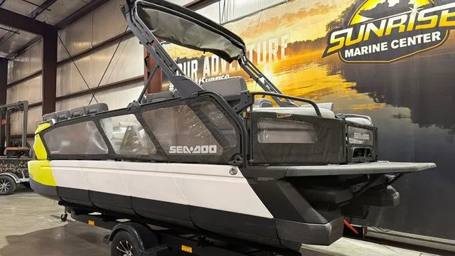 Slide: The Image of Sea-Doo Switch 21 W/ 230HP 2023 - 3