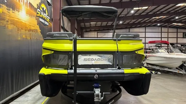 Slide: The Image of Sea-Doo Switch 21 W/ 230HP 2023 - 8