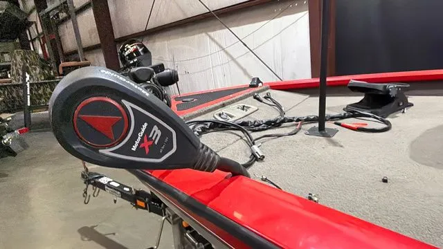 Slide: The Image of Tracker Pro Team 190 W/ Mercury 90 2006 - 18