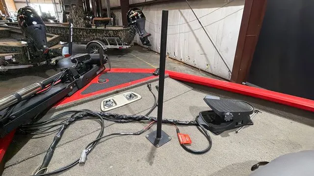 Slide: The Image of Tracker Pro Team 190 W/ Mercury 90 2006 - 19