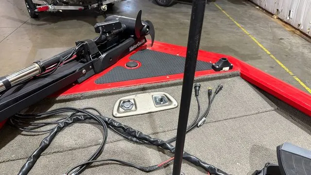 Slide: The Image of Tracker Pro Team 190 W/ Mercury 90 2006 - 20