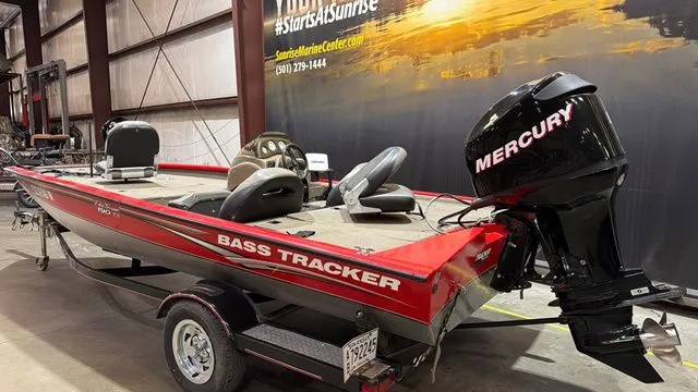 Slide: The Image of Tracker Pro Team 190 W/ Mercury 90 2006 - 3