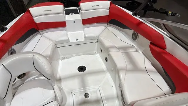 Slide: The Image of Sea-Doo Wake 210 Twin Jet 2010 - 12