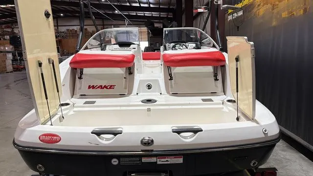 Slide: The Image of Sea-Doo Wake 210 Twin Jet 2010 - 16