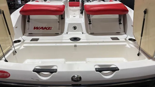 Slide: The Image of Sea-Doo Wake 210 Twin Jet 2010 - 17