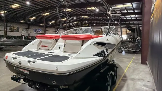 Slide: The Image of Sea-Doo Wake 210 Twin Jet 2010 - 5