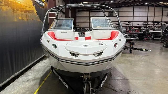 Slide: The Image of Sea-Doo Wake 210 Twin Jet 2010 - 8