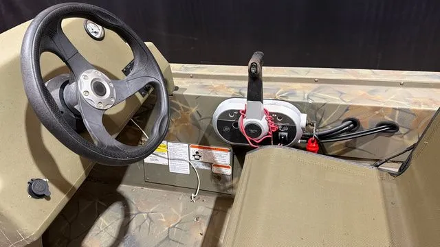 Slide: The Image of Tracker Grizzly 1754SC W/ Mercury 40 2018 - 12