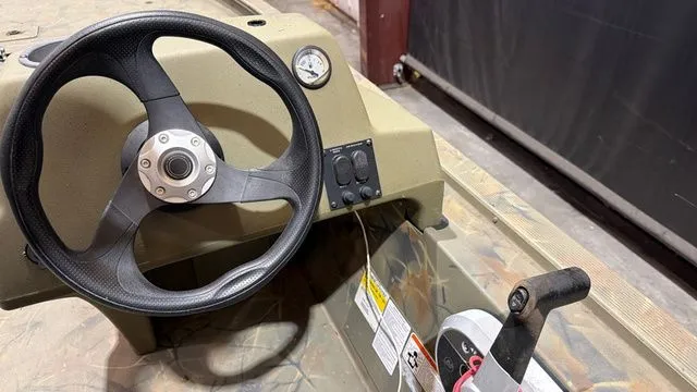 Slide: The Image of Tracker Grizzly 1754SC W/ Mercury 40 2018 - 13