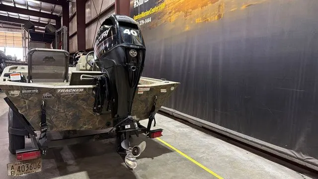 Slide: The Image of Tracker Grizzly 1754SC W/ Mercury 40 2018 - 4