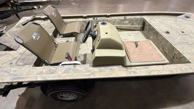 Slide: The Image of Tracker Grizzly 1754SC W/ Mercury 40 2018 - 6