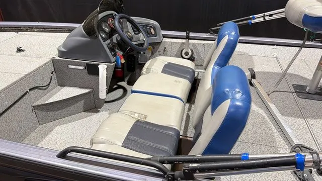 Slide: The Image of G3 Eagle 175 W/ Yamaha 50 2007 - 10