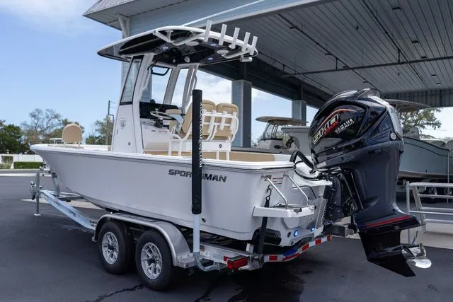 Slide: The Image of Sportsman Masters 227 Bay Boat 2026 - 11