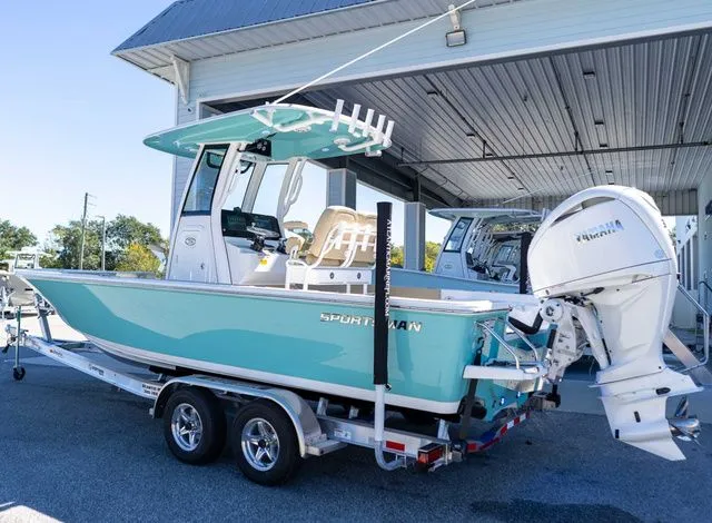 The Image of Sportsman Masters 247OE Bay Boat 2026 - 1