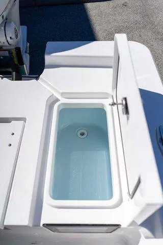 Slide: The Image of Sportsman Masters 247OE Bay Boat 2026 - 18