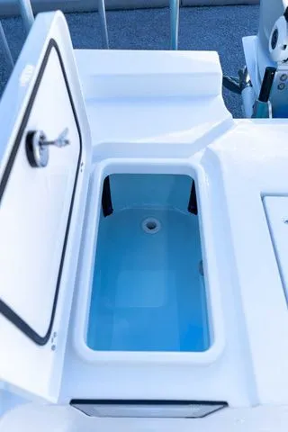 Slide: The Image of Sportsman Masters 247OE Bay Boat 2026 - 20