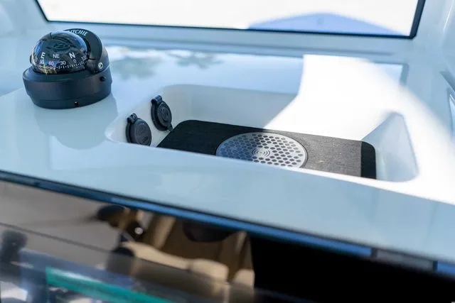 Slide: The Image of Sportsman Masters 247OE Bay Boat 2026 - 30