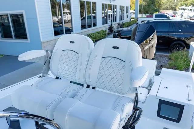 Slide: The Image of Sportsman Masters 247OE Bay Boat 2026 - 33