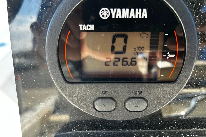 Slide: The Image of Yamaha tachometer display showing 226.6 hours on Parker 21 Special Edition, 2019 model. - 13