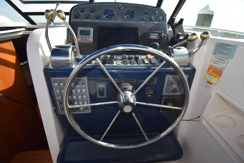 Slide: The Image of Helm of Tiara Yachts 3500 Open, 2001 model. - 15