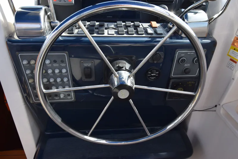 Slide: The Image of Steering wheel of Tiara Yachts 3500 Open, 2001 model. - 17