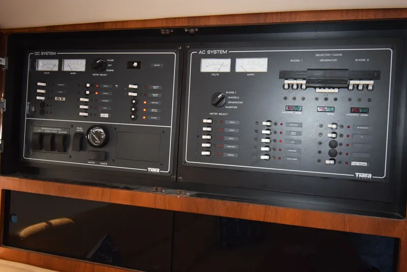 Slide: The Image of Control panel of Tiara Yachts 3500 Open 2001. - 31