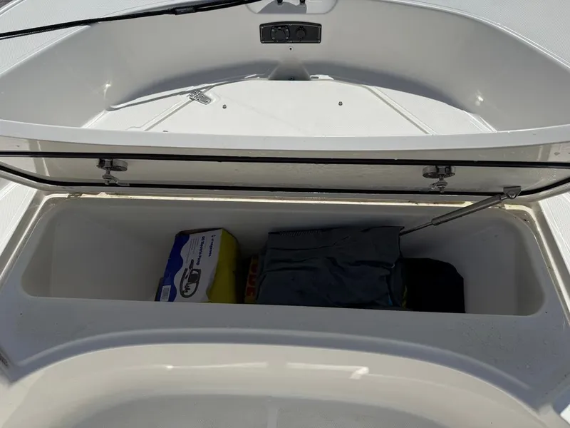 Slide: The Image of Boston Whaler Montauk 2025 - 13