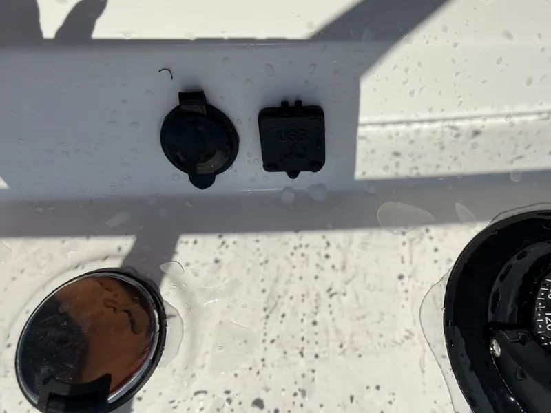 Slide: The Image of Boston Whaler Montauk 2025 - 16