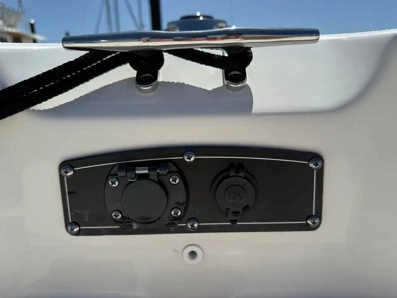 Slide: The Image of Boston Whaler Montauk 2025 - 18